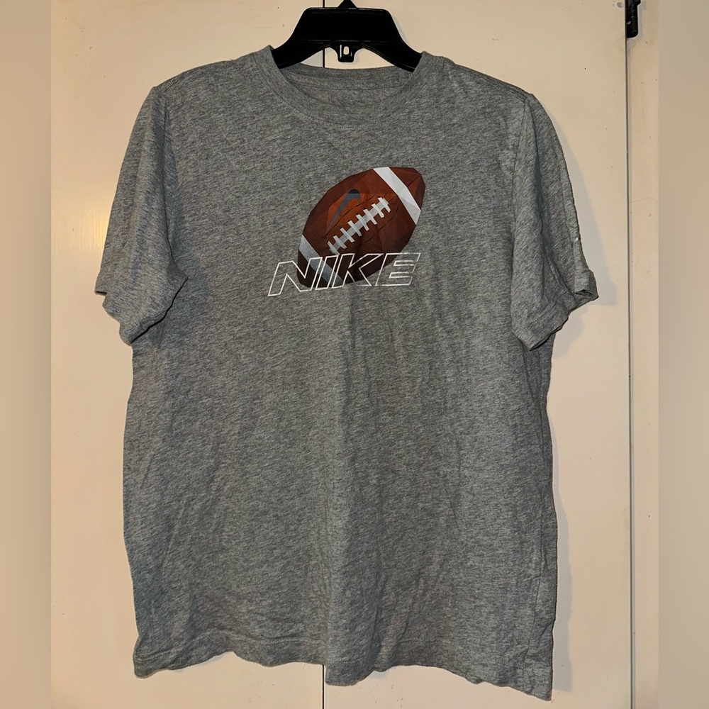 Youth XL Nike football t-shirt